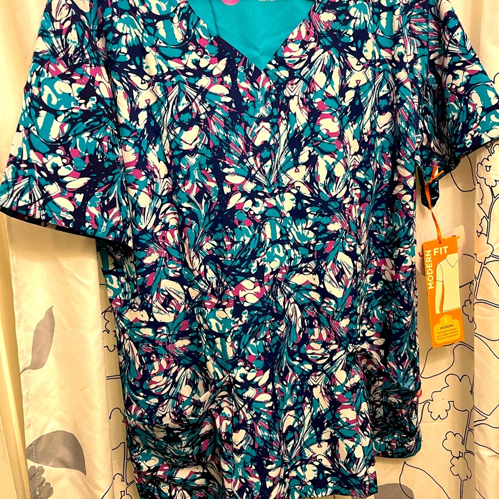 Xl scrub top-new